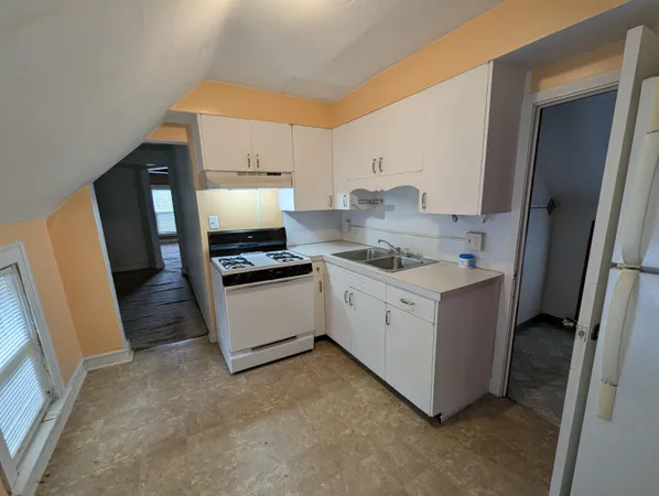 $279,000 | 1420 Buffalo Avenue Northeast, Grand Rapids, MI 49505