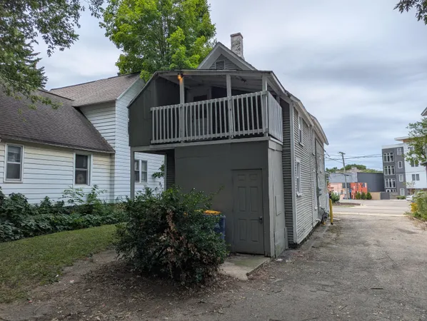 $279,000 | 1420 Buffalo Avenue Northeast, Grand Rapids, MI 49505
