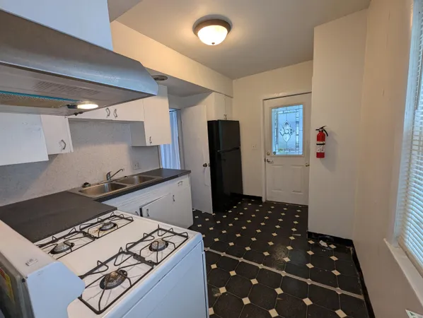 $279,000 | 1420 Buffalo Avenue Northeast, Grand Rapids, MI 49505