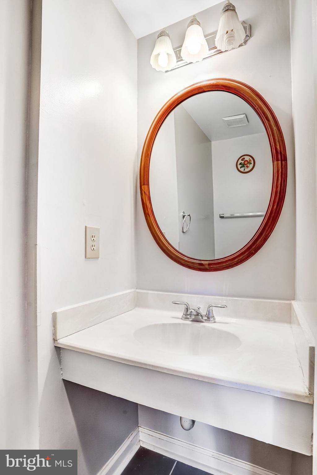 9410 Walburg Way Gaithersburg, MD 20886 - Photo 11 of 28