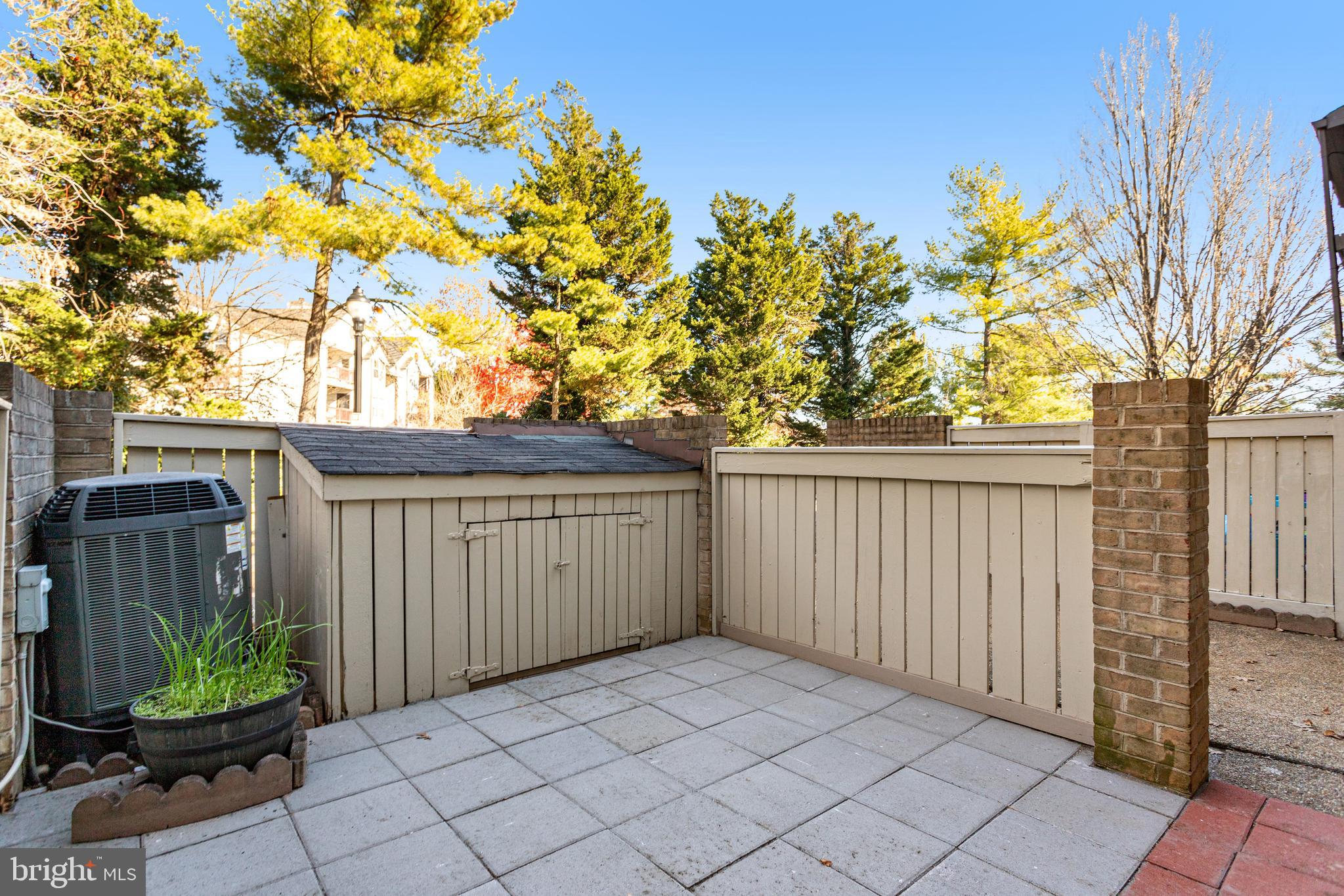 9410 Walburg Way Gaithersburg, MD 20886 - Photo 25 of 28