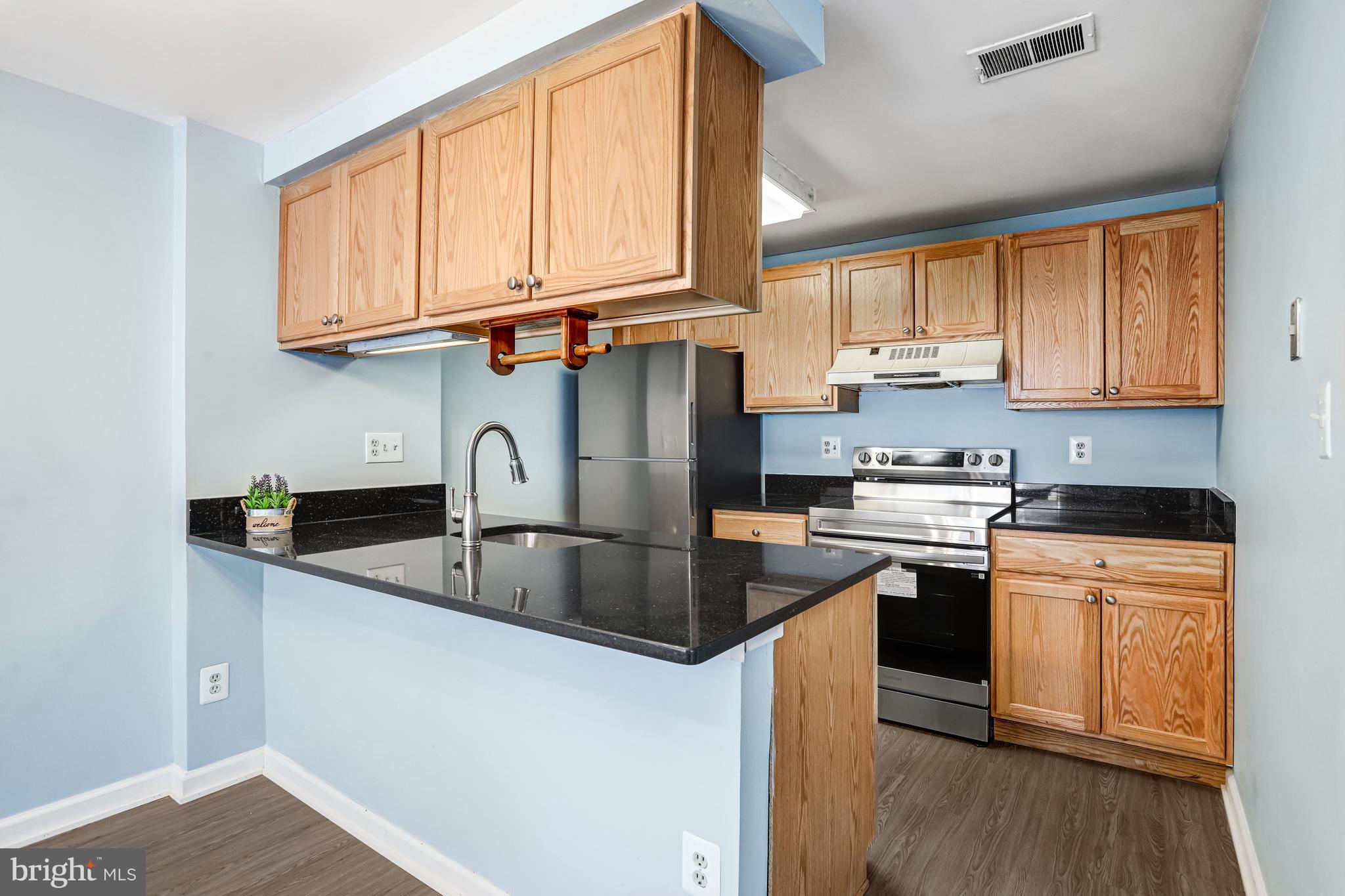 9410 Walburg Way Gaithersburg, MD 20886 - Photo 9 of 28