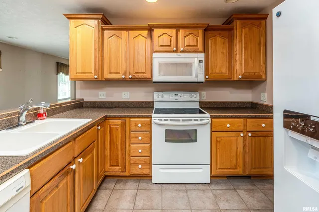 $430,000 | 403 Arbor Drive, Carterville, IL 62918