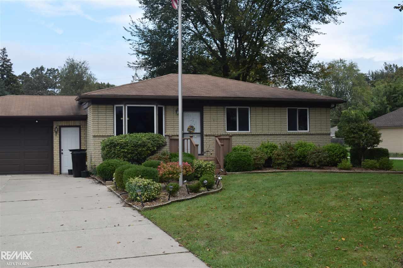 27565 Riviera Street Harrison Township, MI 48045 - Photo 3 of 29 50057470-2.JPG