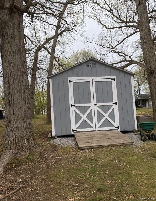 1983 Maxfield Lake Road Hartland, MI 48353 - Photo 8 of 10