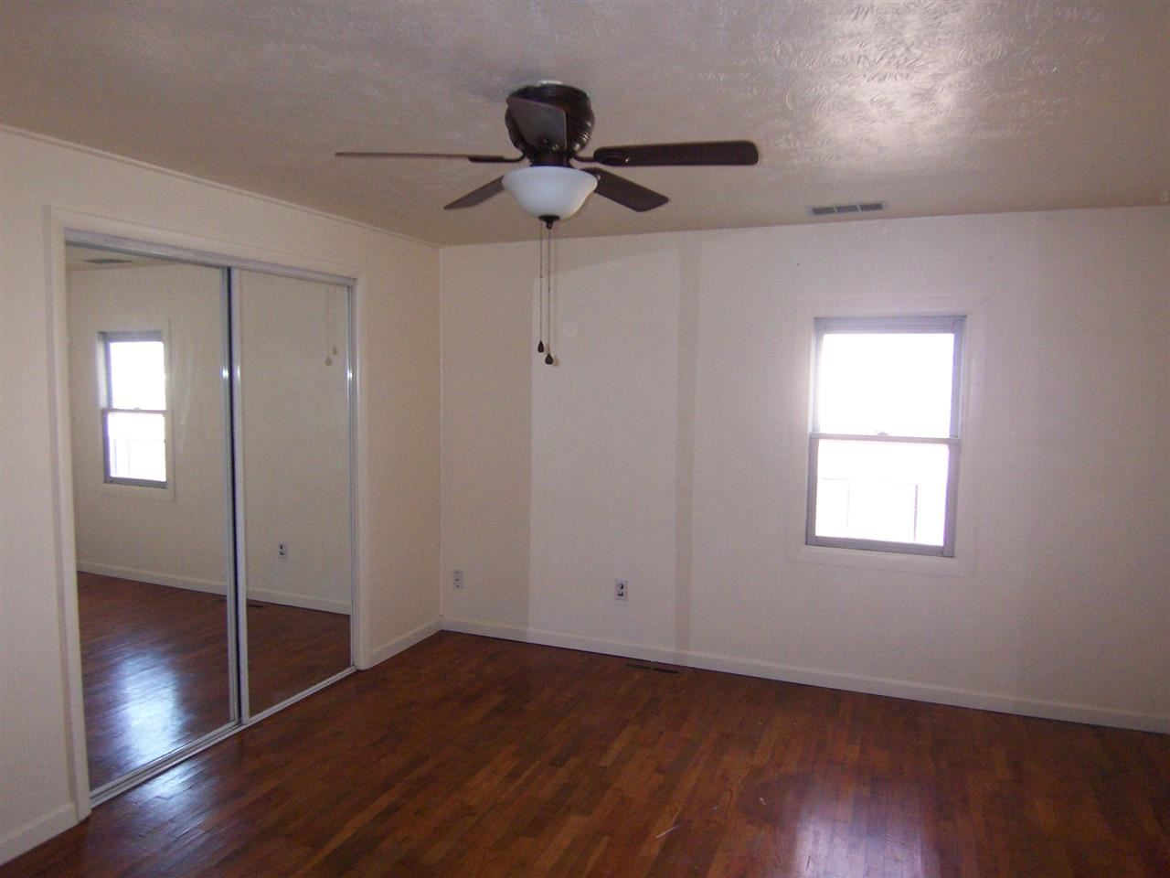 10512 Edison Road Osceola, IN 46561 - Photo 4 of 16 Gallery Image 4
