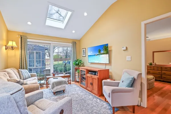 $899,900 | 15 Cedarcrest Lane, Haverhill, MA 01835