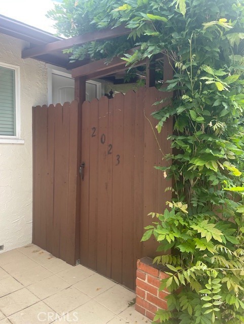 2023 Lovila Lane Altadena, CA 91001 - Photo 4 of 14