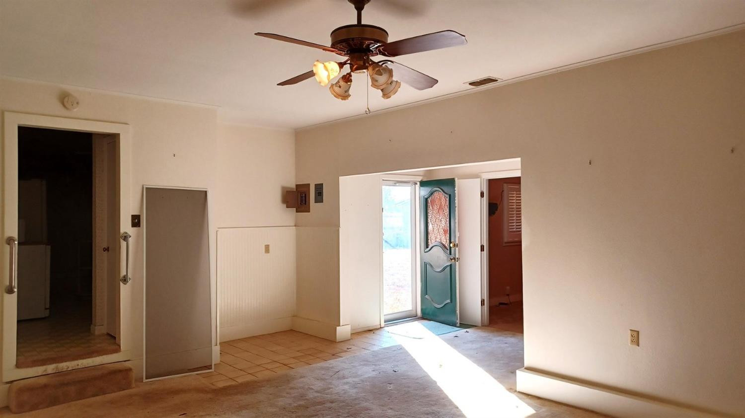 206 South W 7th Street Lockney, TX 79241 - Photo 18 of 47 a view of entryway