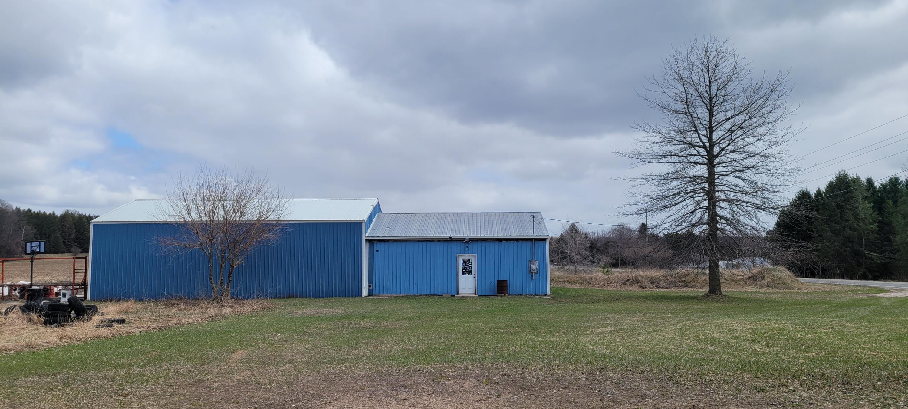 5248 West Shelby Road Shelby, MI 49455 - Photo 5 of 30 20250408_135955