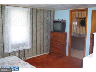 1635 Canary Road Quakertown, PA 18951 - Photo 4 of 12 Living Room