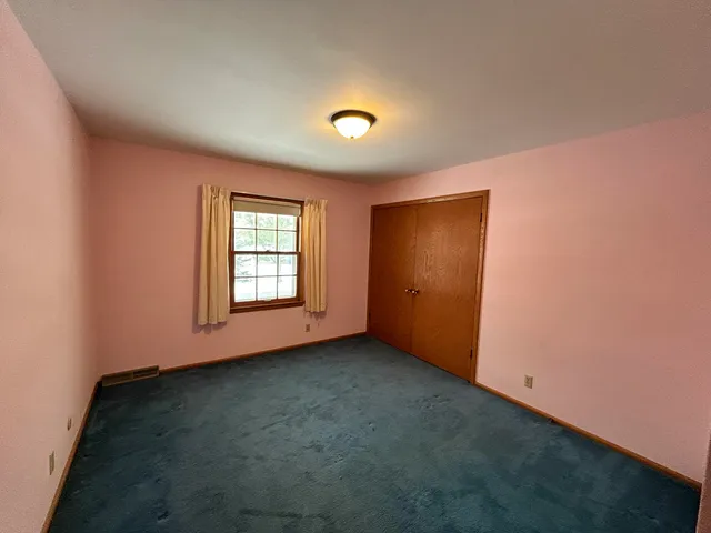 $750,000 | 1100 West Duchess Court, Bayside, WI 53217