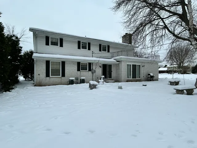 $750,000 | 1100 West Duchess Court, Bayside, WI 53217