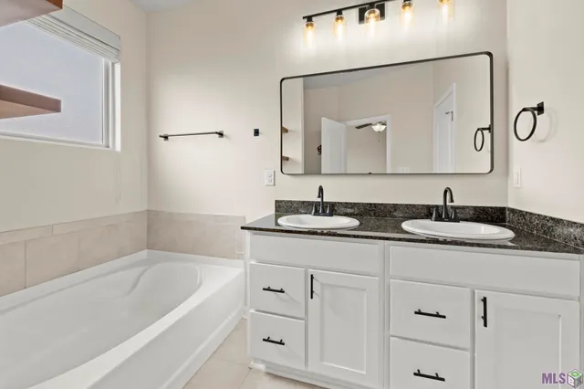 $240,000 | 8886 Cherry Laurel Avenue, Zachary, LA 70791