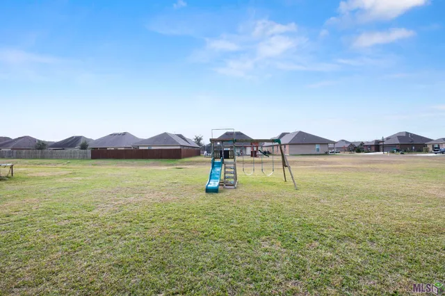 $240,000 | 8886 Cherry Laurel Avenue, Zachary, LA 70791