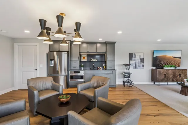 $1,349,900 | 1104 Winn, Madison, WI 53704