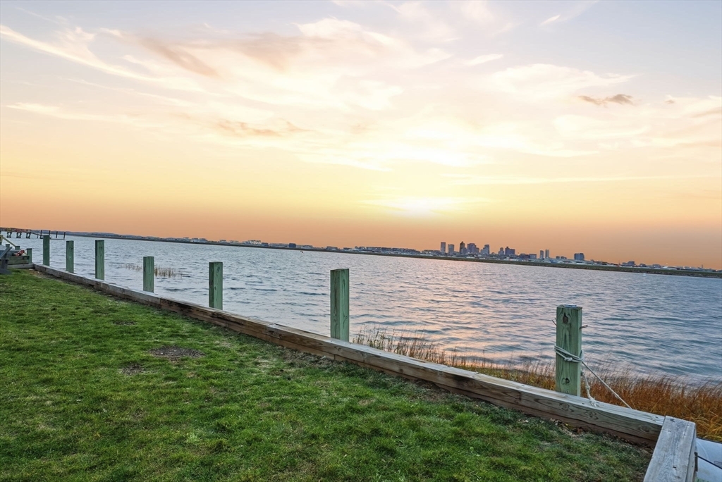 191 Court Road, Unit 3 Winthrop, MA 02152 - Photo 21 of 23 a view of a terrace with skyline