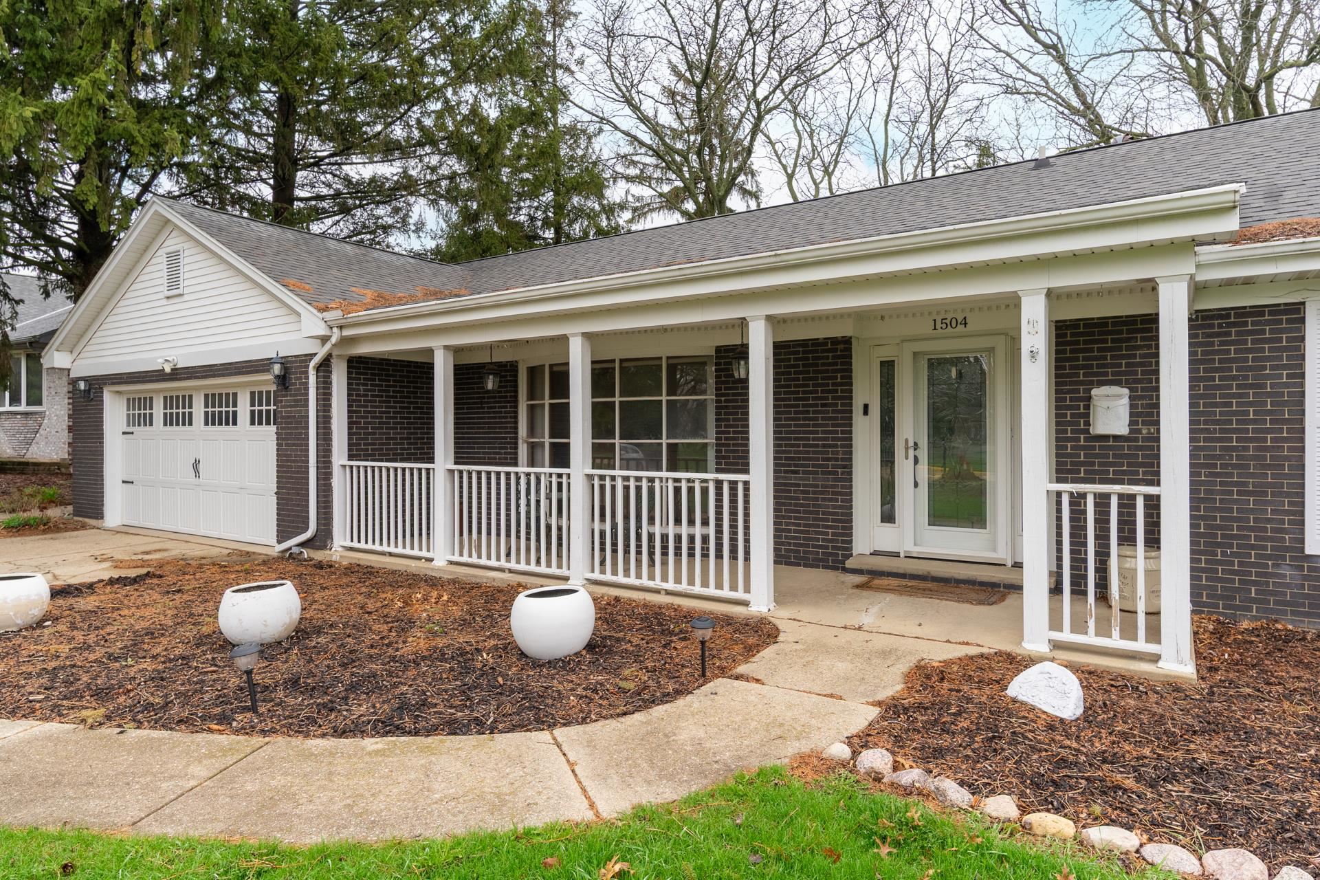 1504 Meriden Street Mendota, IL 61342 - Photo 2 of 21