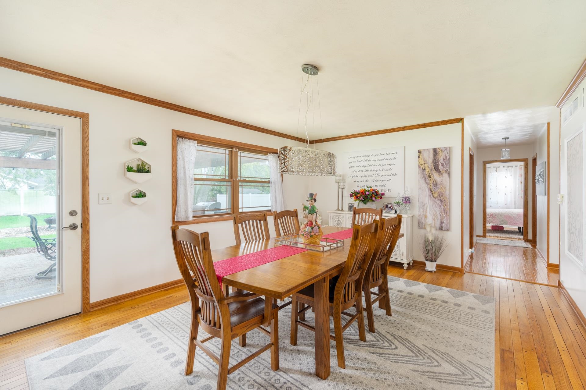 1504 Meriden Street Mendota, IL 61342 - Photo 4 of 21