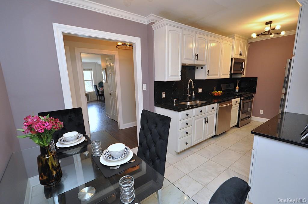 280 Bronxville Road, Unit 4O Bronxville, NY 10708 - Photo 13 of 45