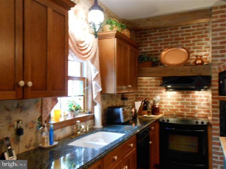 138 Stewart Avenue Sinking Spring, PA 19608 - Photo 7 of 23 Gallery Image 7