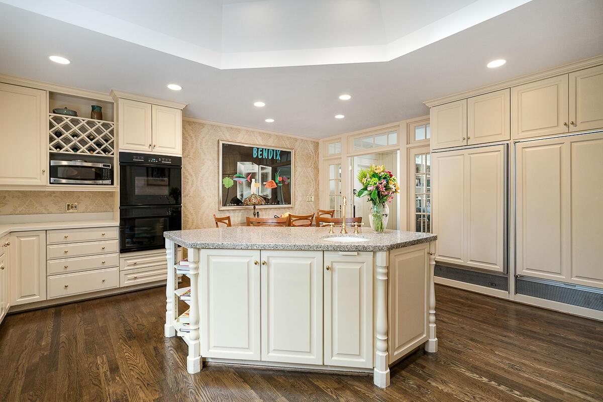 90 Ashbourne Road Columbus, OH 43209 - Photo 13 of 55 Eat-In Kitchen
