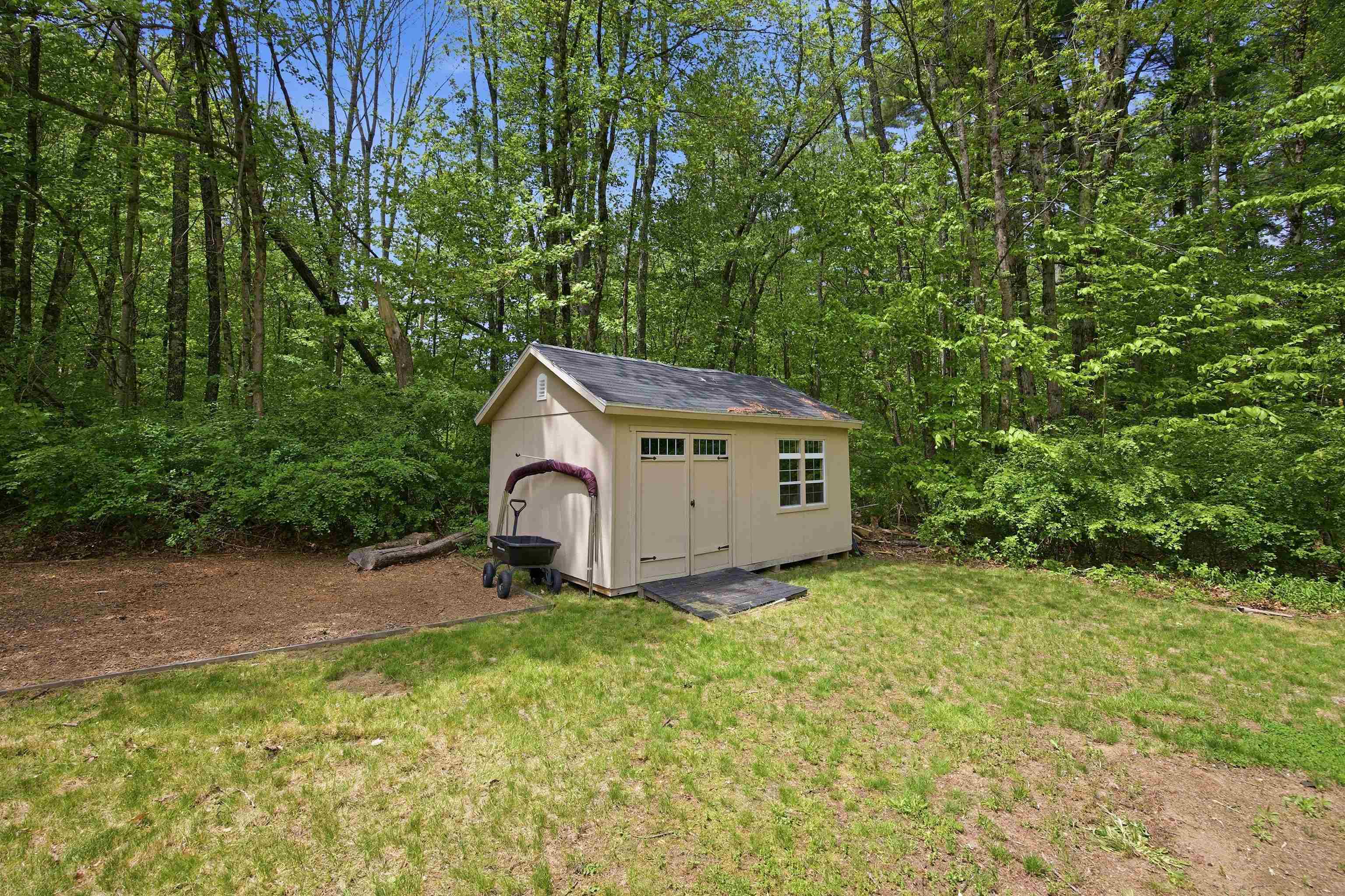 144 Mountain Road Goffstown, NH 03045 - Photo 10 of 47