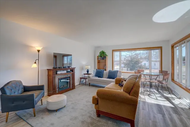 $2,500 | 300 Pleasant Drive, Waunakee, WI 53597