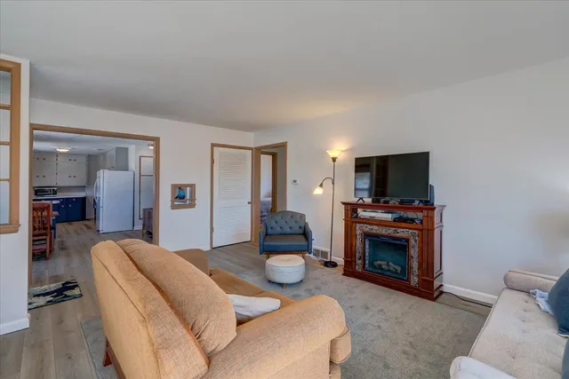 $2,500 | 300 Pleasant Drive, Waunakee, WI 53597