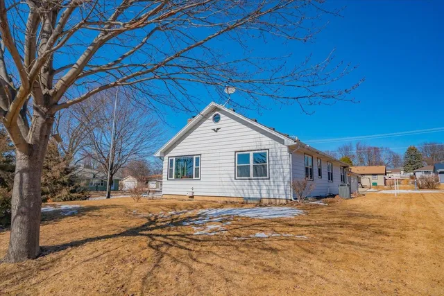 $2,500 | 300 Pleasant Drive, Waunakee, WI 53597