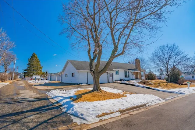 $2,500 | 300 Pleasant Drive, Waunakee, WI 53597