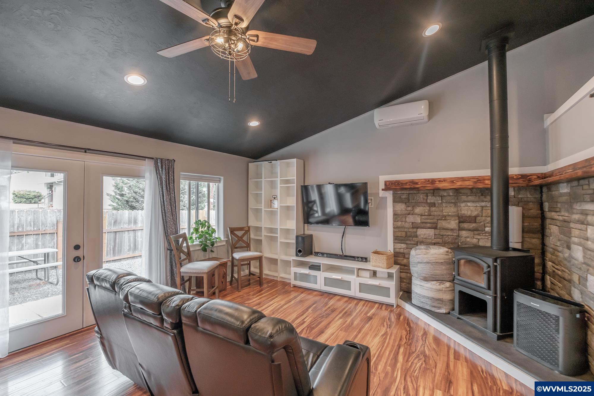 236 West Holley Road Sweet Home, OR 97386 - Photo 4 of 50 Gallery Image 4