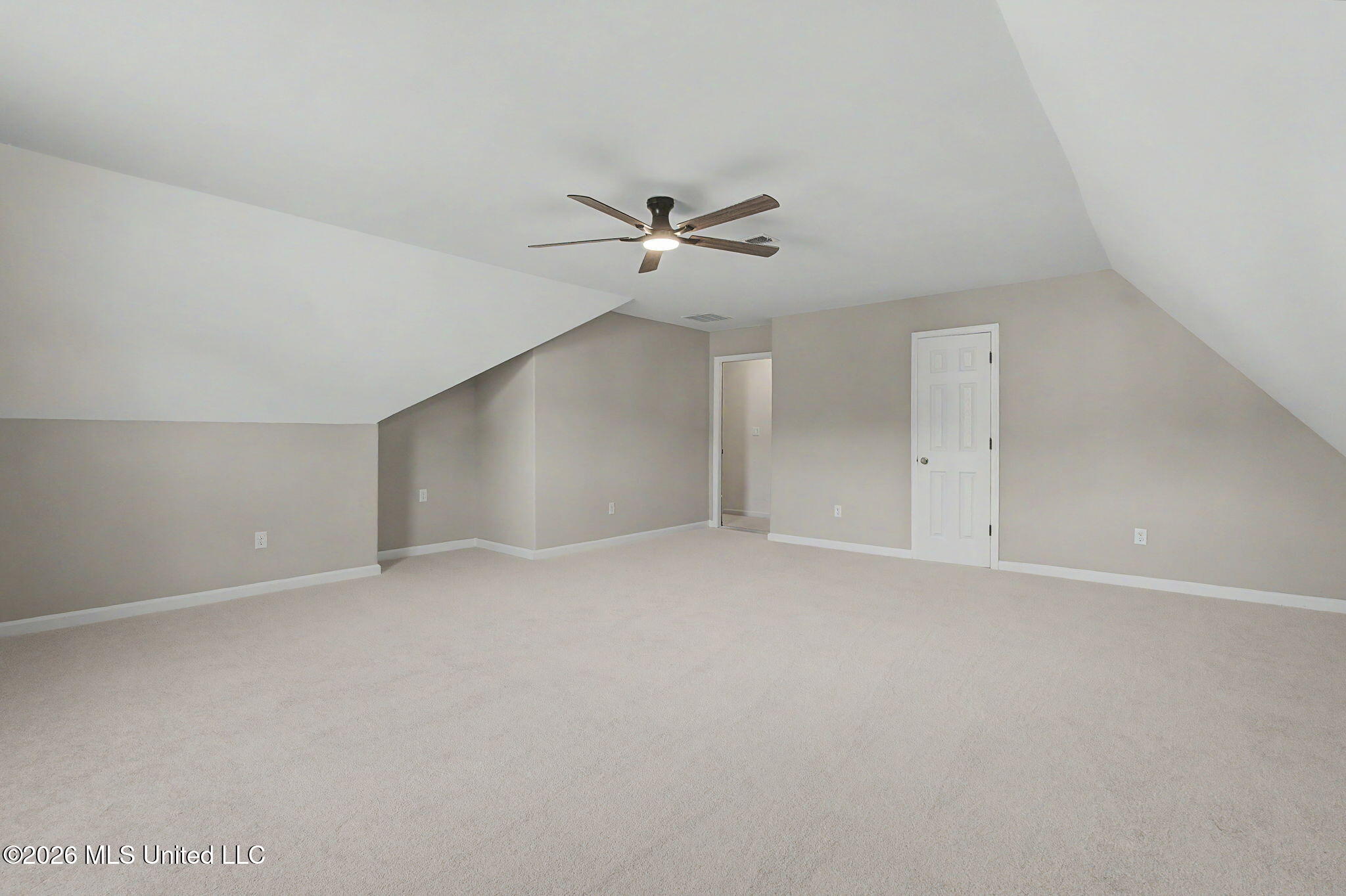 932 Gates Street Hernando, MS 38632 - Photo 34 of 54 HUGE bonus room or 4th bedroom!