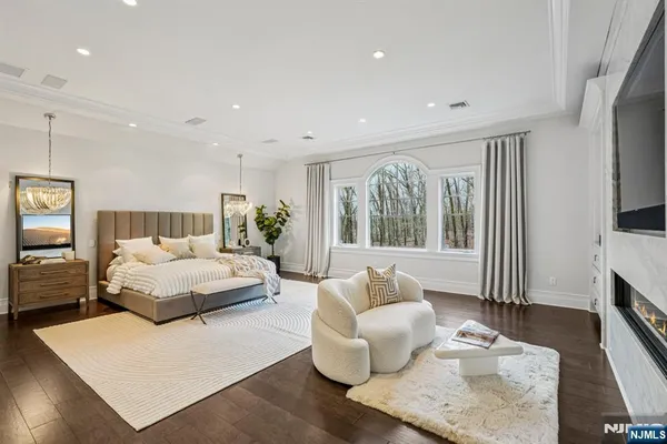 $5,395,000 | 128 Birch Road, Franklin Lakes, NJ 07417