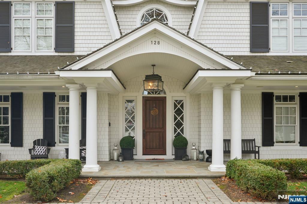 128 Birch Road Franklin Lakes, NJ 07417 - Photo 3 of 50