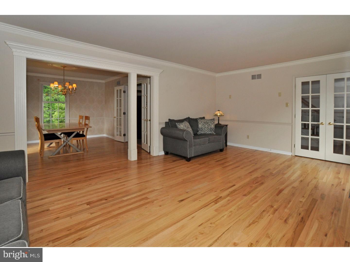 1280 Cox Road Jenkintown, PA 19046 - Photo 7 of 23 Living Room