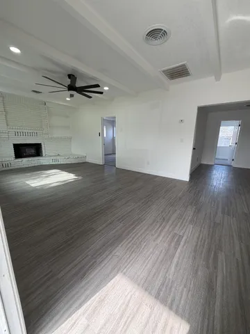 $349,000 | 122 East 11th Street, Hanford, CA 93230