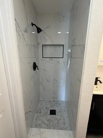 $329,000 | 122 East 11th Street, Hanford, CA 93230