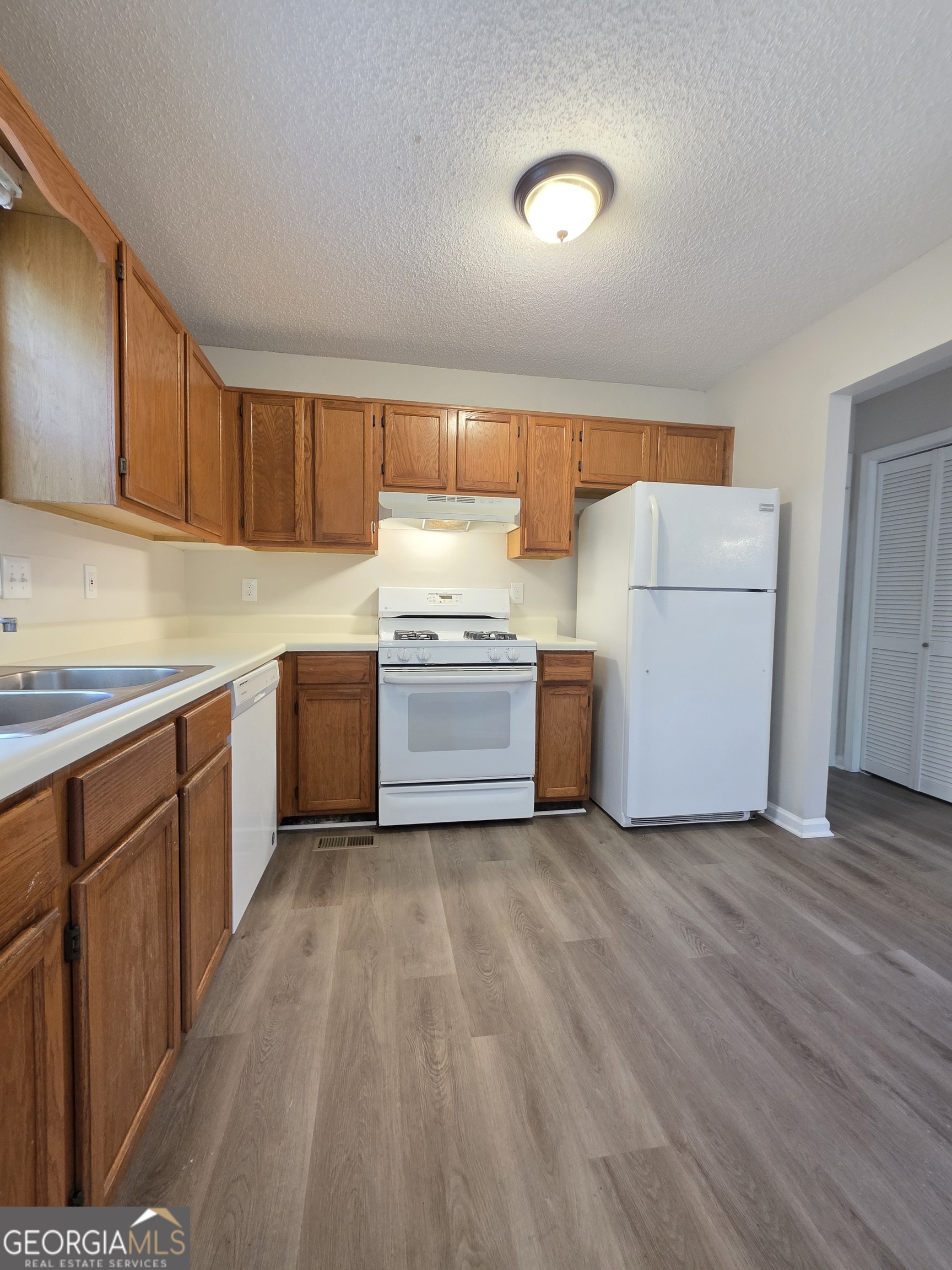 232 Hampton Drive Dallas, GA 30132 - Photo 11 of 22