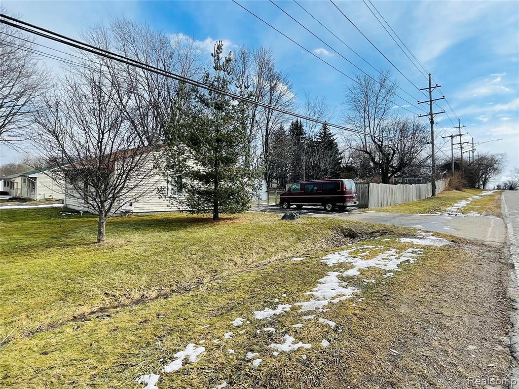 2516 James Road Auburn Hills, MI 48326 - Photo 30 of 33