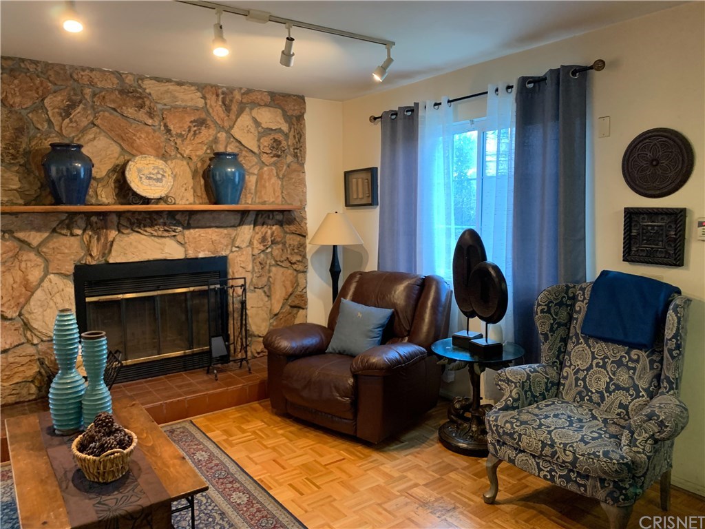 7626 Valmont Street Tujunga, CA 91042 - Photo 2 of 12