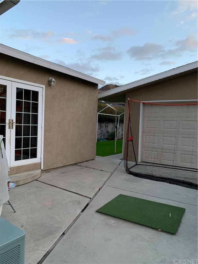 7626 Valmont Street Tujunga, CA 91042 - Photo 11 of 12