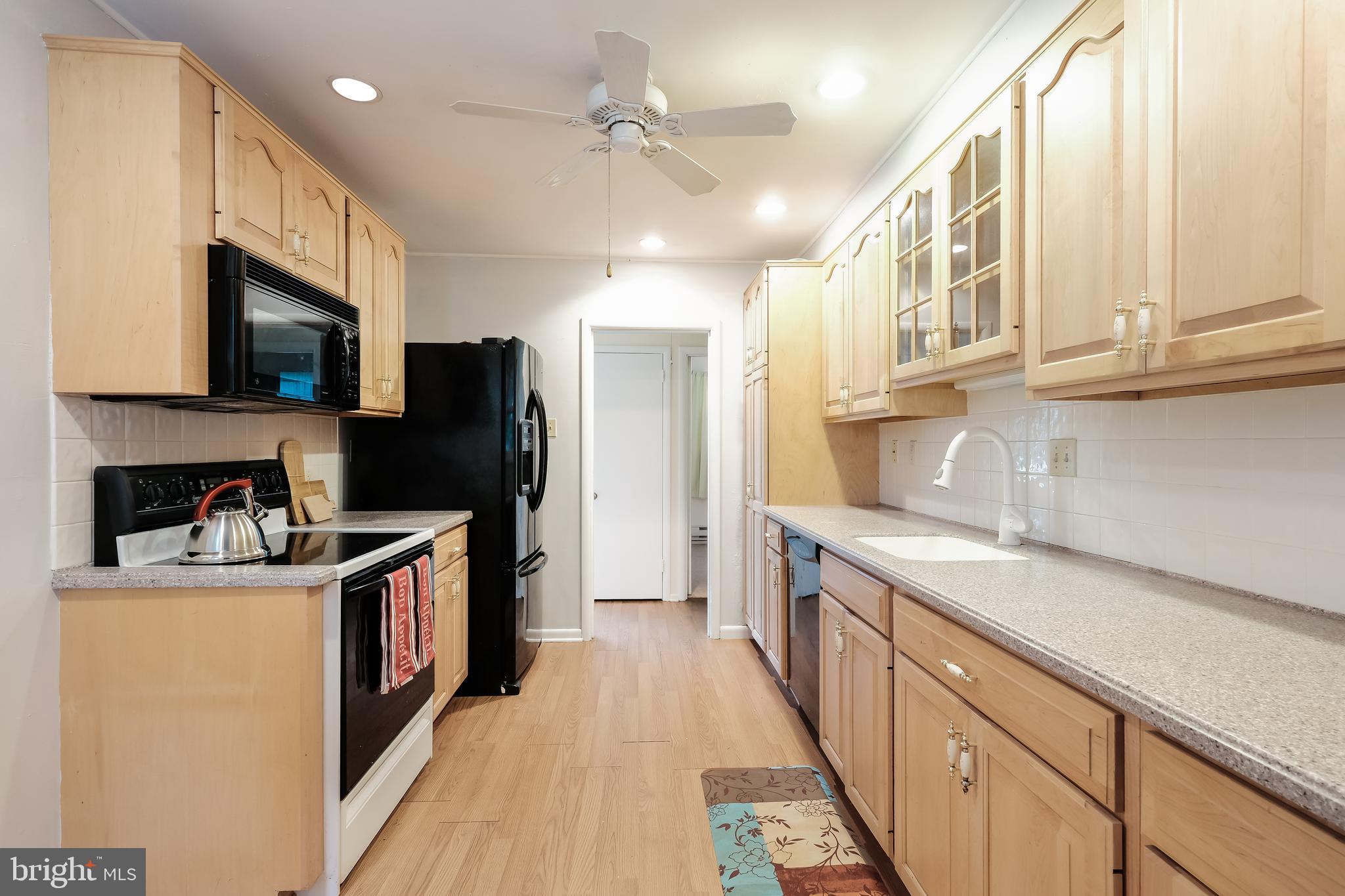209 Bryans Road Norristown, PA 19401 - Photo 10 of 17 Updated Kitchen