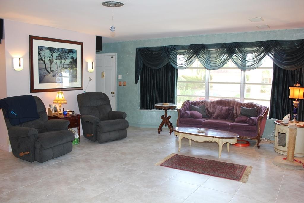 825 Southwest 1st Street Boca Raton, FL 33486 - Photo 3 of 21 IMG_2955