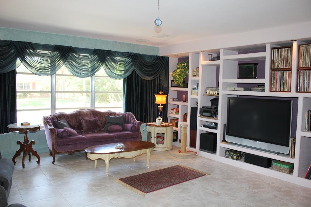 825 Southwest 1st Street Boca Raton, FL 33486 - Photo 4 of 21 IMG_2956