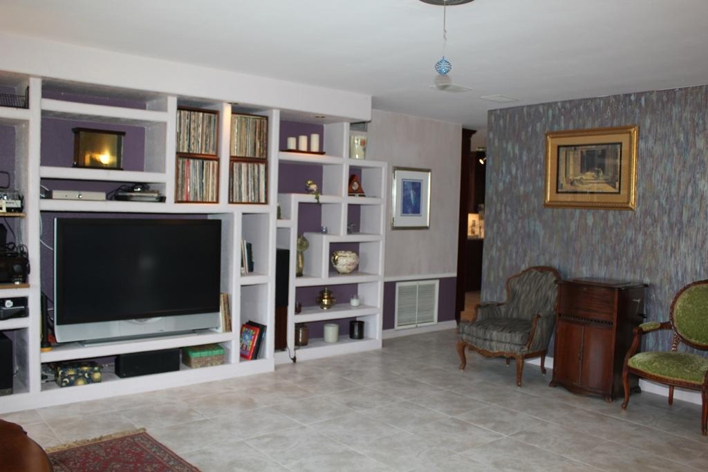 825 Southwest 1st Street Boca Raton, FL 33486 - Photo 5 of 21 IMG_2957