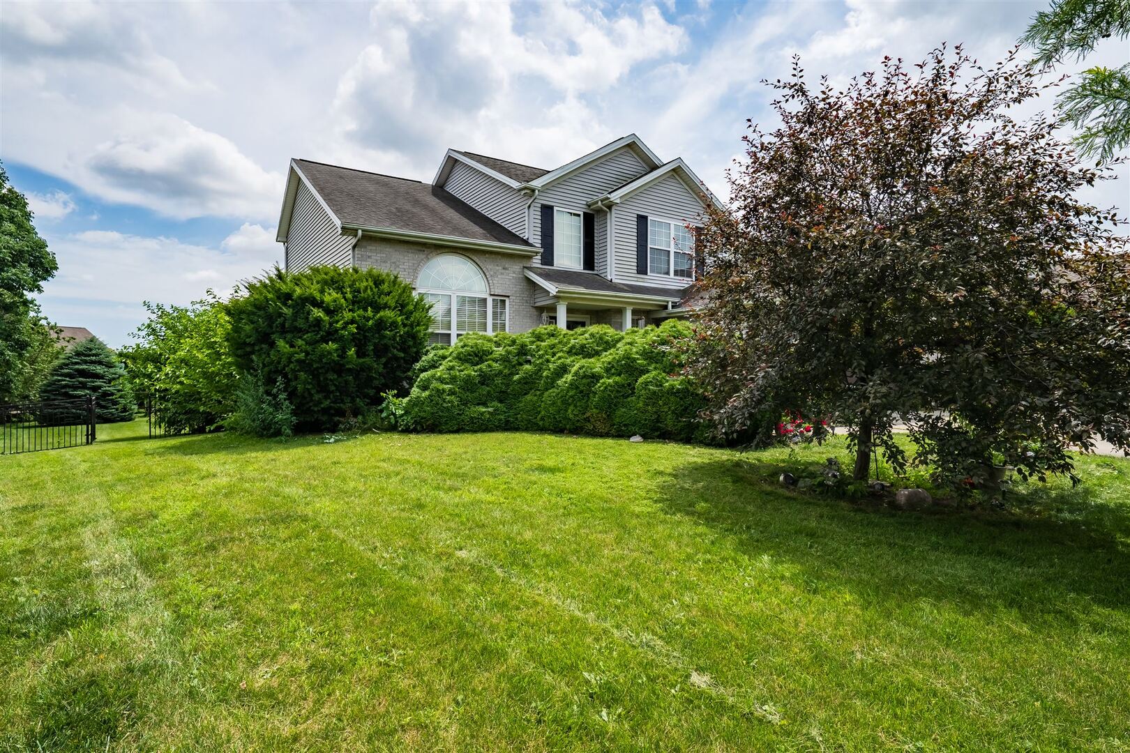 2321 Hayden Way Normal, IL 61761 - Photo 4 of 42 Gallery Image 4