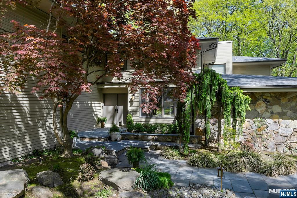 78 Apple Ridge Road Woodcliff Lake, NJ 07677 - Photo 2 of 38
