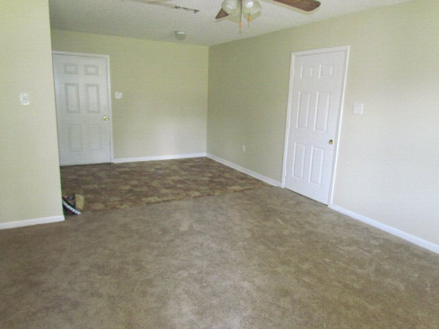 17161 Pettibone Lane Foley, AL 36535 - Photo 2 of 7 Living Room