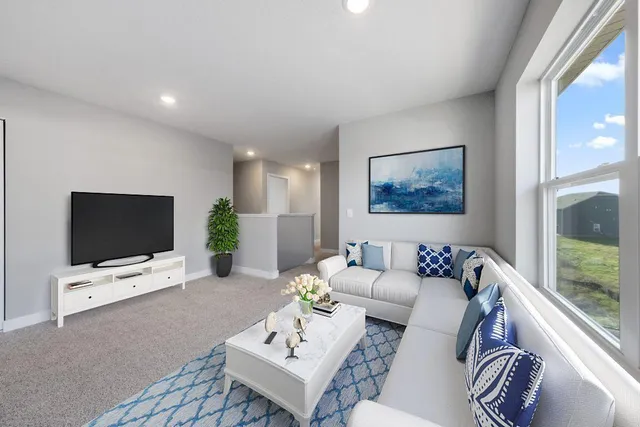 $384,990 | 993 Stone Creek Dr., Jordan, MN 55352